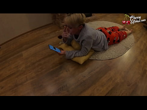 ❤️ Šialená blondínka fajčí obrovský penis a skáče na ňom - análny sex ☑ Sex video na sk.sexogolic-info.ru ❌