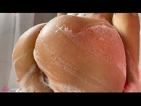 ❤️ Brunetka masturbuje kundičku s vibrátorom až do intenzívneho orgazmu v sprche ☑ Sex video na sk.sexogolic-info.ru ❌