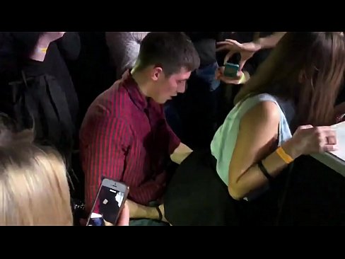 ❤️ Skutočný sex v ruskom nočnom klube. 18-ročné ruské dievča v análnom otvore a vagíne jebané v nočnom klube ☑ Sex video na sk.sexogolic-info.ru ❌